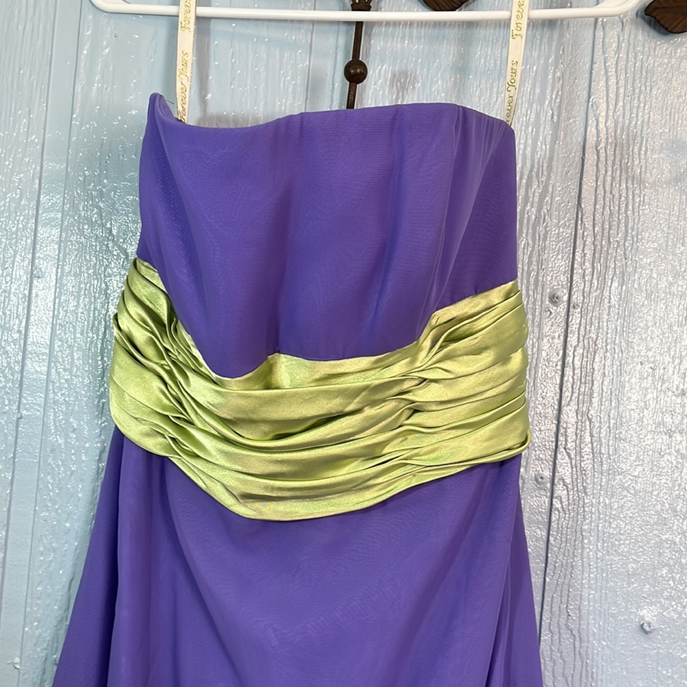 Semi formal dress size 8 - Picture 2 of 10